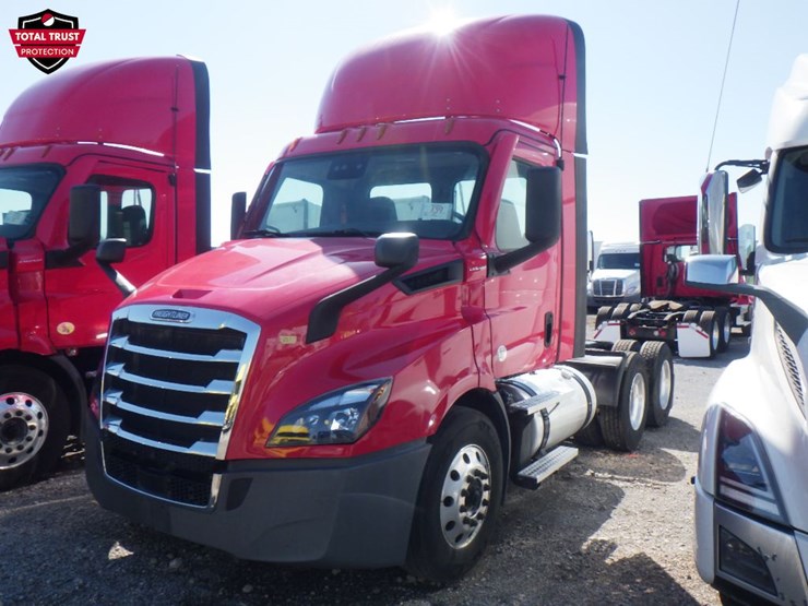 2021-freightliner-cascadia-116-image-1
