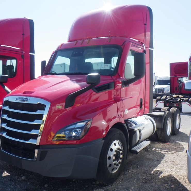 2021 FREIGHTLINER CASCADIA 116