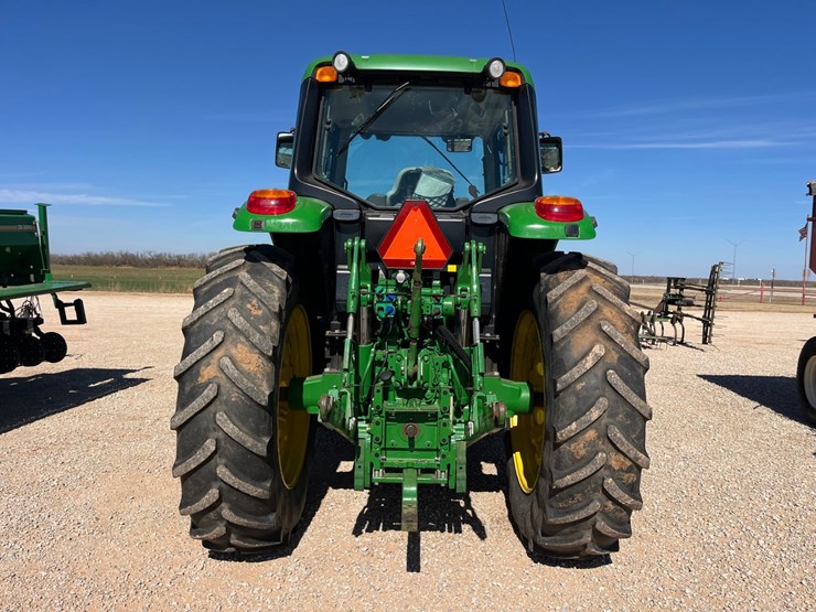 2018-john-deere-6155m-image-11