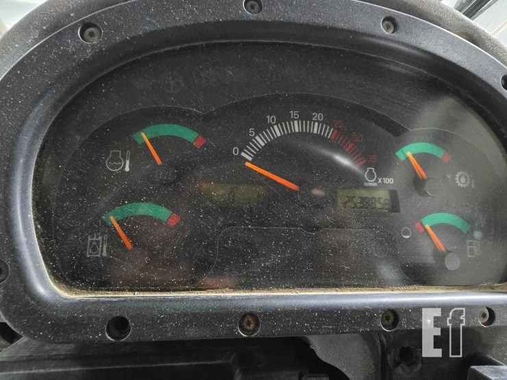 2006-caterpillar-938g-image-16