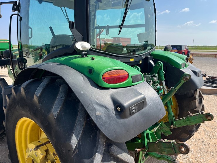 2014-john-deere-6125r-image-14
