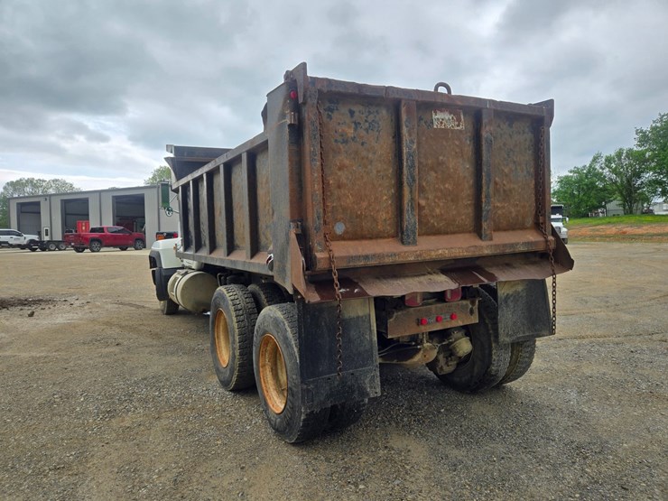 1996-mack-rd690s-image-9