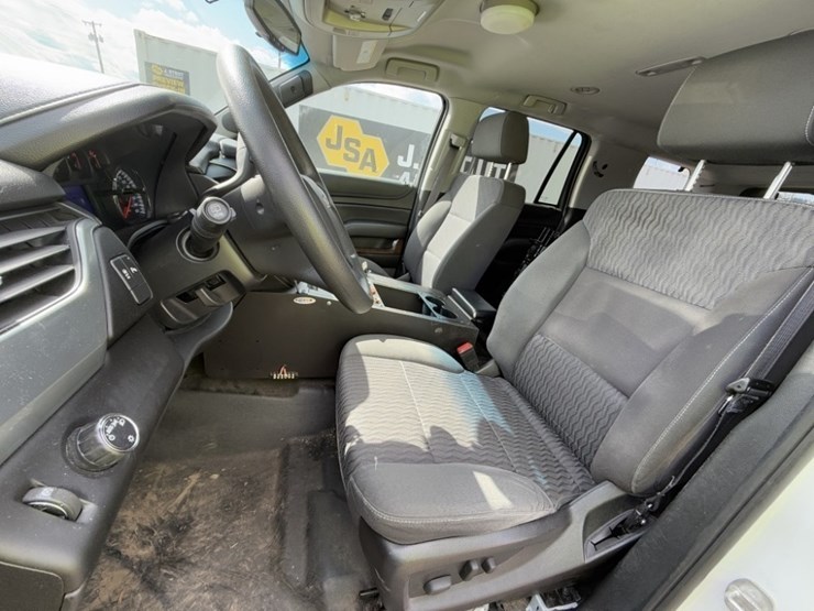 2016-chevrolet-tahoe-image-24