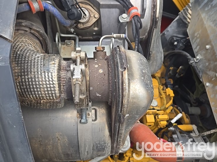 2021-deere-310sl-image-64