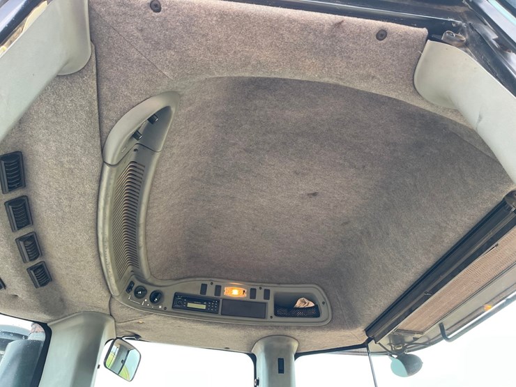 2008-versatile-535-image-23