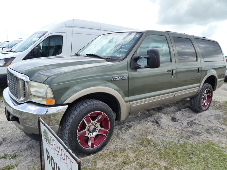 2000-ford-excursion-image-2