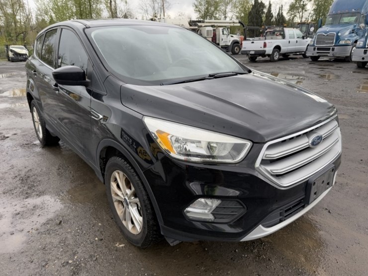 2017-ford-escape-image-2