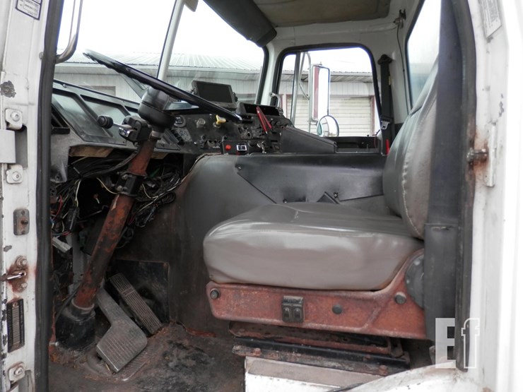 2000-volvo-xpeditor-wx-image-21