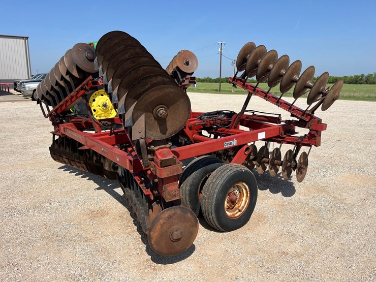 case-ih-3800-image-9