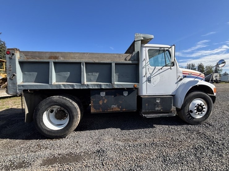 1985-international-4700-image-6