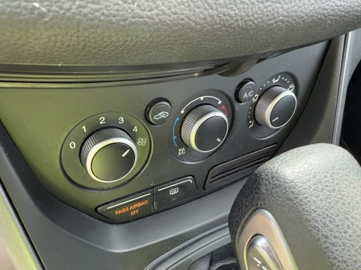 2016-ford-escape-image-30