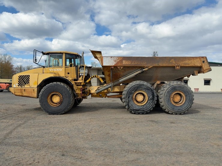 2003-volvo-a40d-image-2