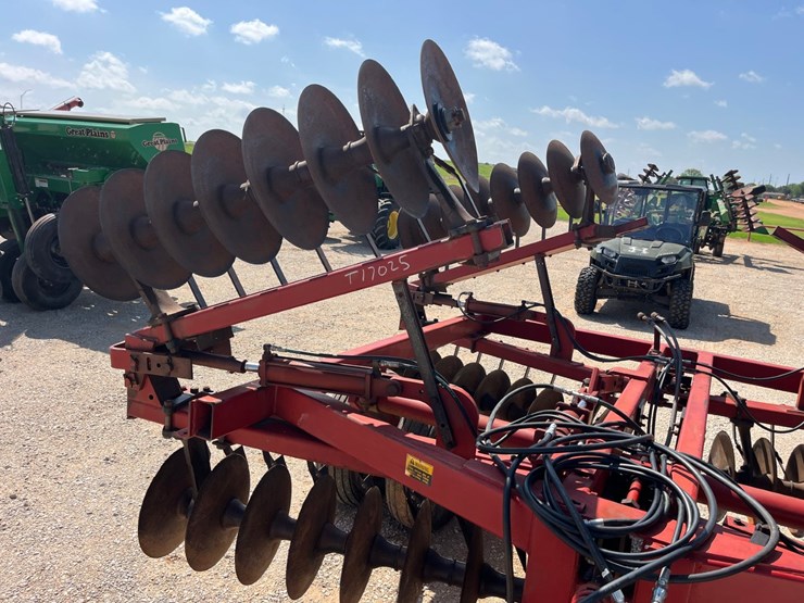 case-ih-3800-image-5