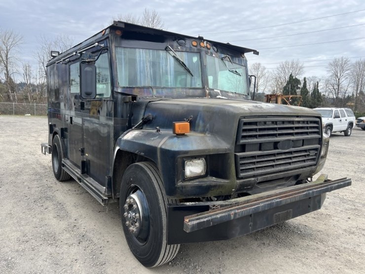 1992-ford-f700-image-2