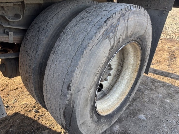 1994-international-4700-image-13