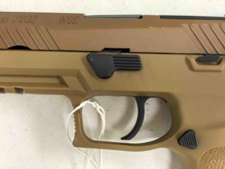 sig-sauer-pistol-image-12