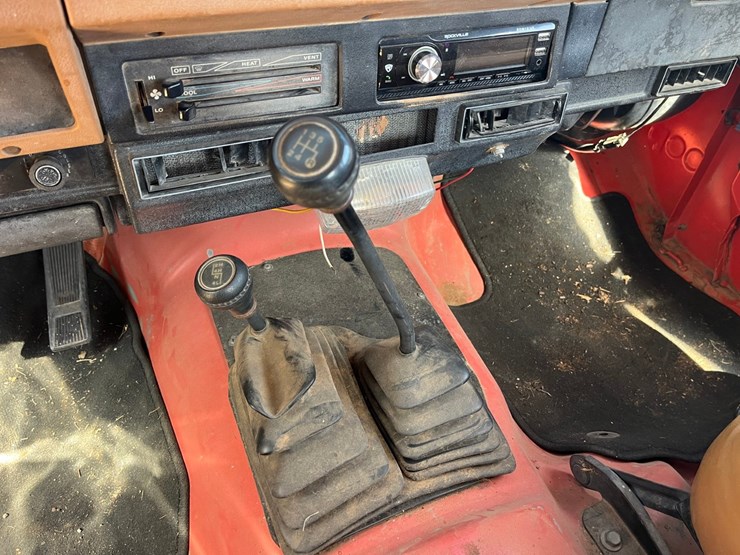 1995-jeep-wrangler-image-11