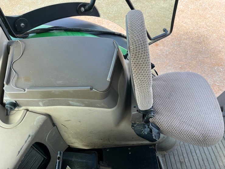 2014-john-deere-6125r-image-22