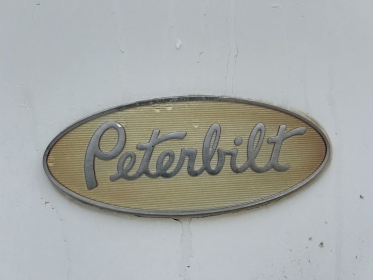 1994-peterbilt-377-image-17