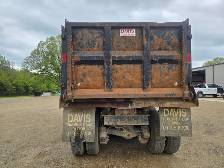 2001-mack-rd690s-image-14