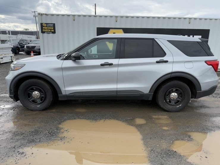 2020-ford-explorer-image-7