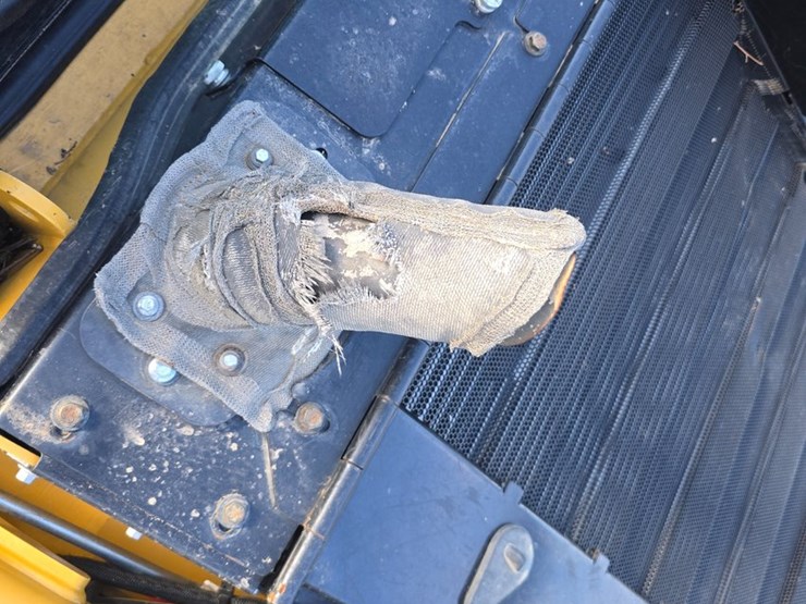 2023-caterpillar-299d3-xe-image-50