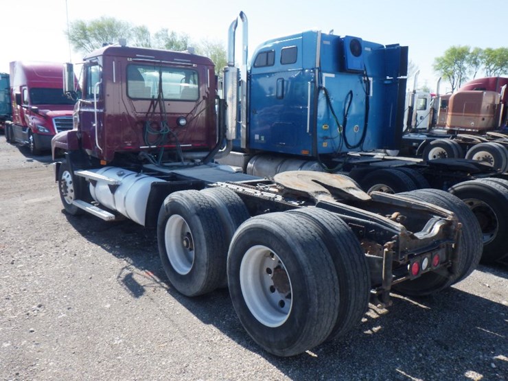 2000-mack-ch613-image-10