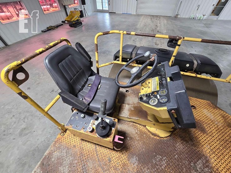 2001-caterpillar-cb-634c-image-17