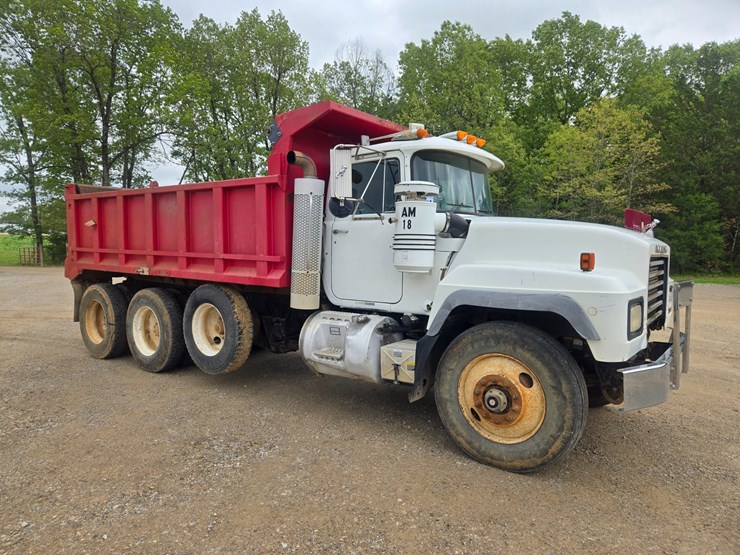 2001-mack-rd688s-image-24