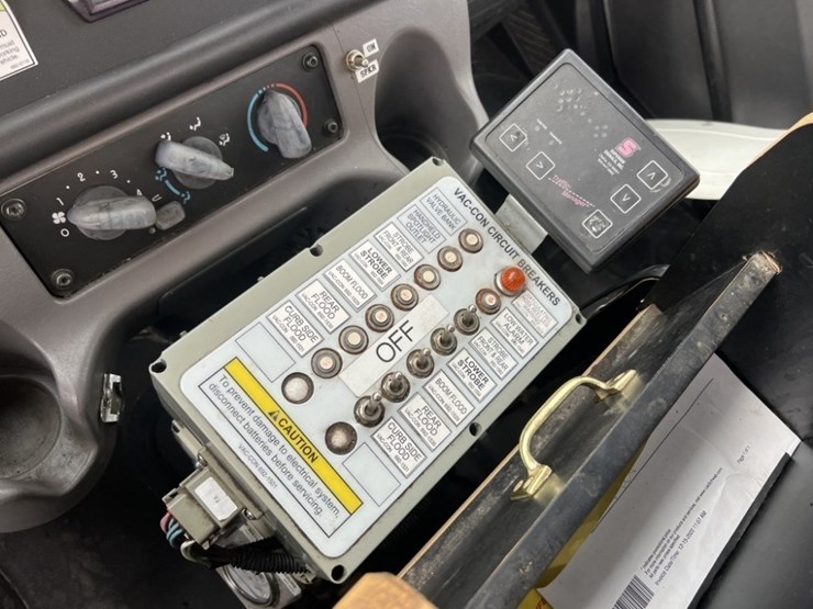 2011-freightliner-vac-con-t/a-vacuum-truck-image-37