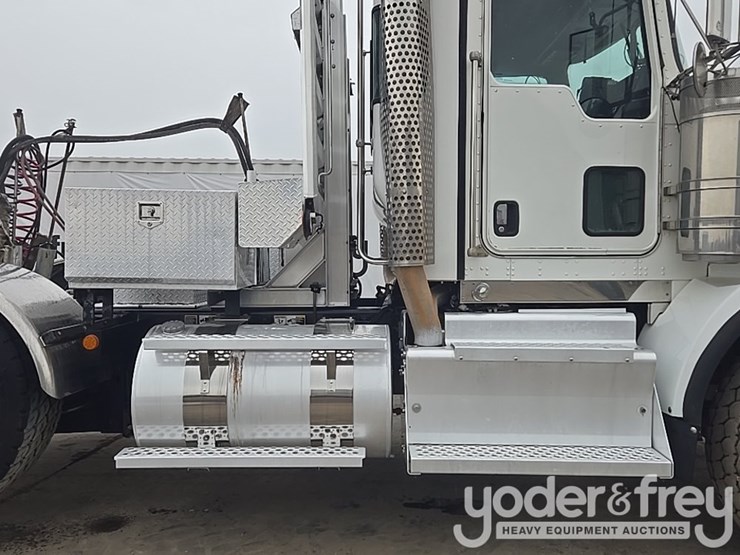 2014-kenworth-t800-image-80