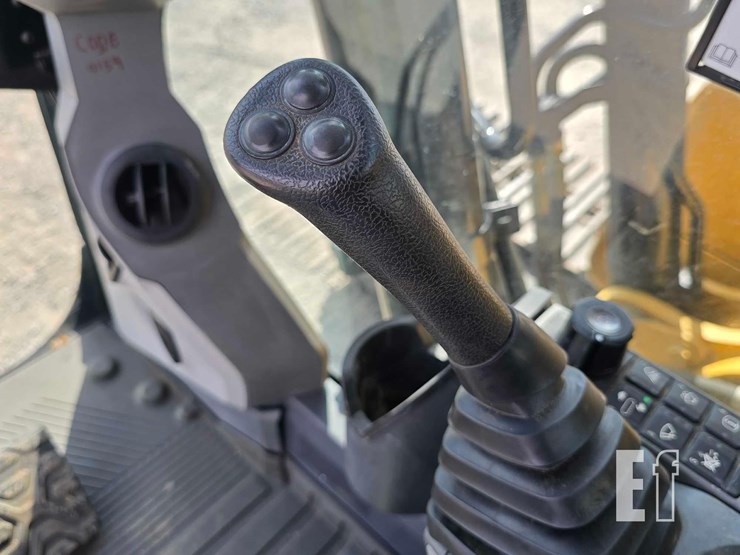 caterpillar-320gc-image-17