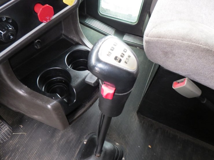 2016-kenworth-t800-image-17