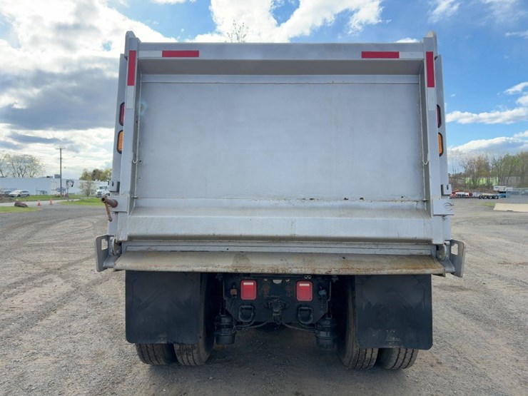 2015-caterpillar-ct660-image-4