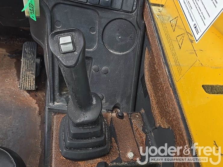 2017-jcb-510-56-image-92