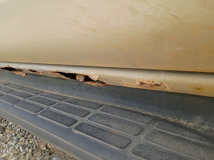 2005-chevrolet-suburban-image-103