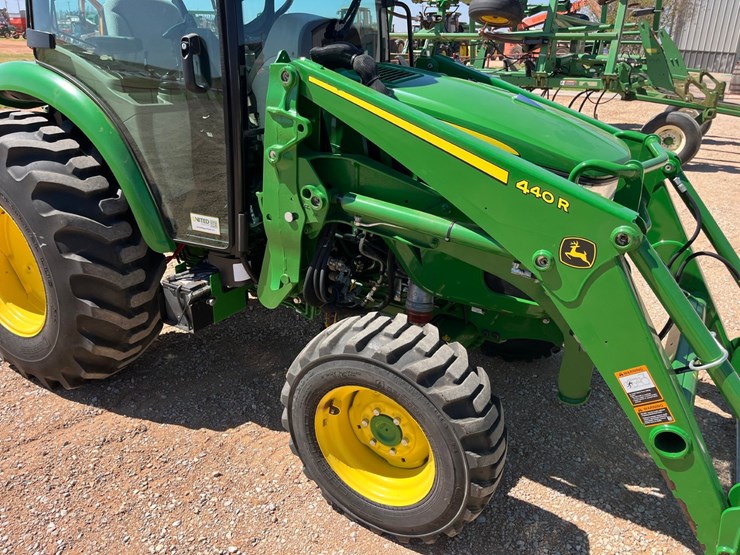 2021-john-deere-4052r-image-8