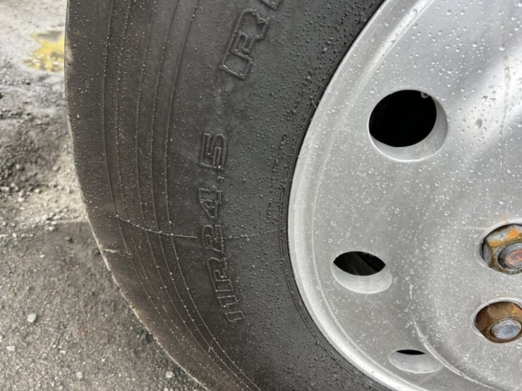 1994-peterbilt-377-image-10