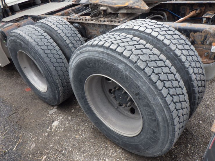 2017-freightliner-cascadia-125-image-11