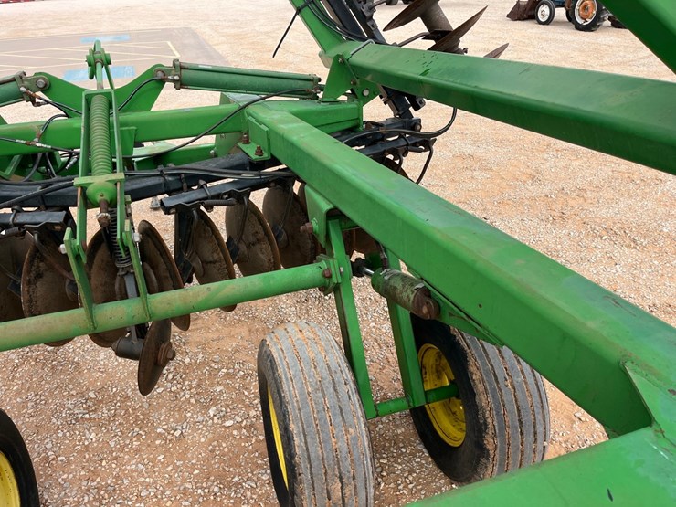 1990-john-deere-630-image-11