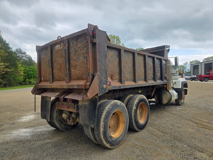 1996-mack-rd690s-image-12