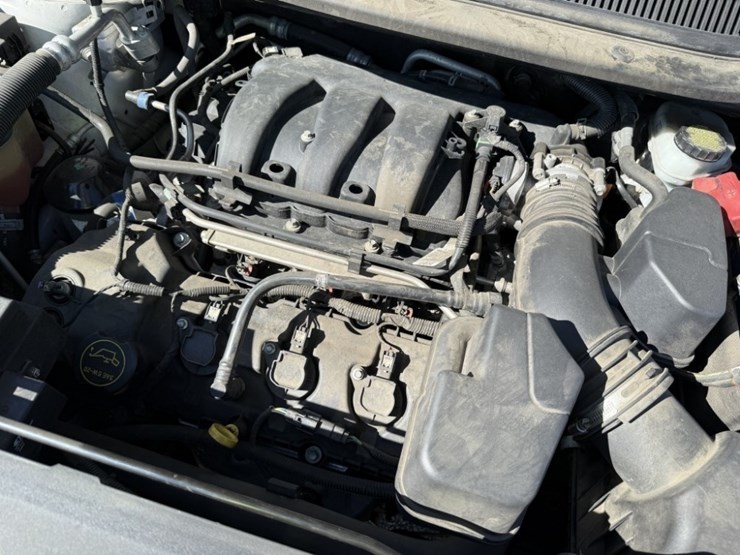 2017-ford-explorer-image-11