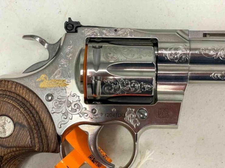 colt-revolver-image-5