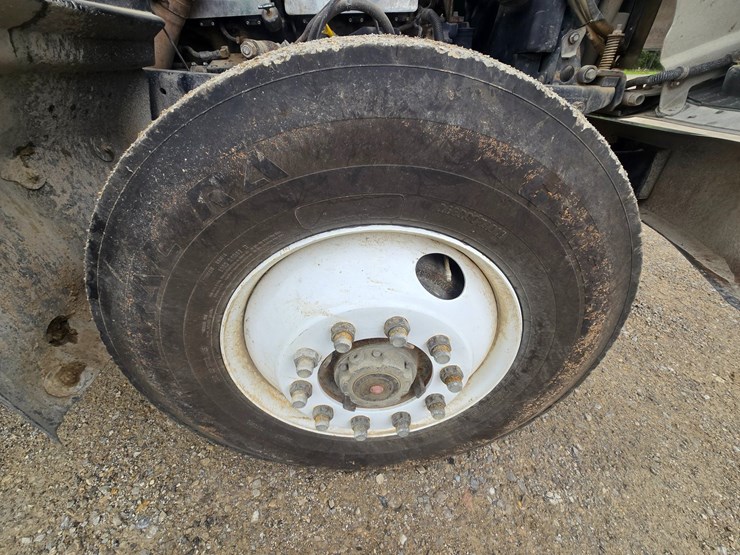 2001-mack-rd690s-image-115