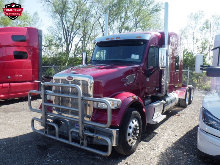 2022-peterbilt-567-image-1
