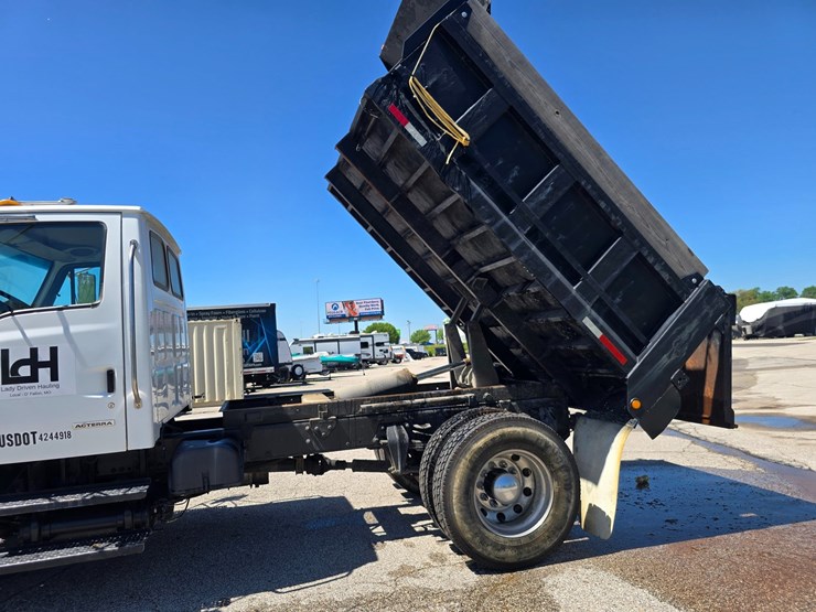 2009-sterling-acterra-image-47