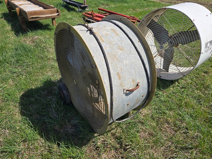 #586-•-barn-fan-image-5