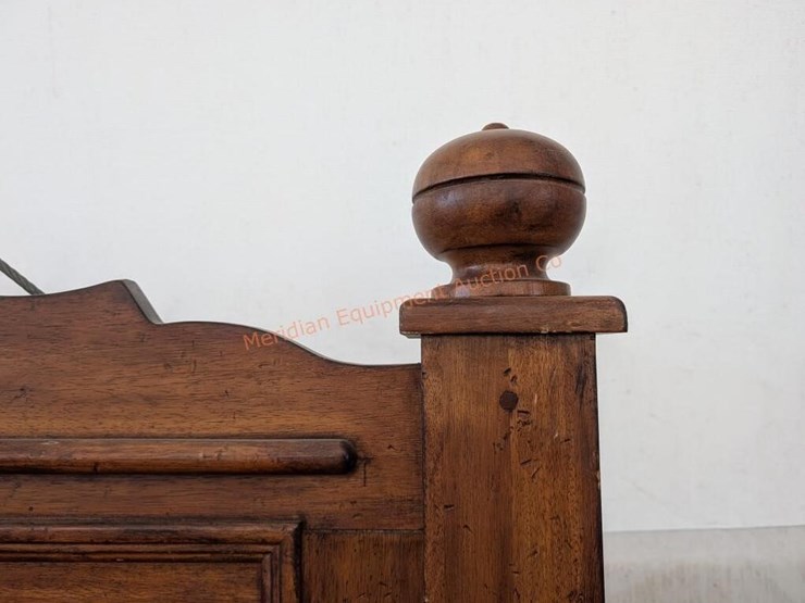 rustic-style-queen-bed-frame-image-3