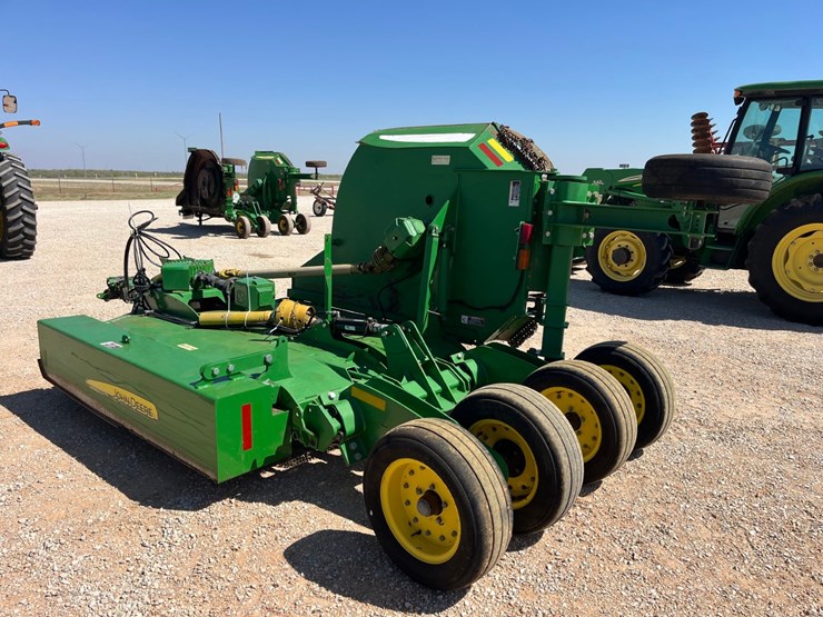 2019-john-deere-10-image-7