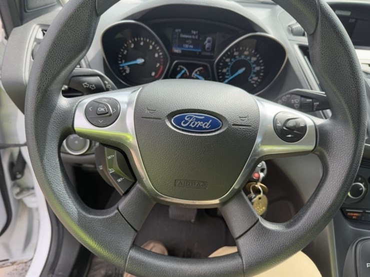 2016-ford-escape-image-28